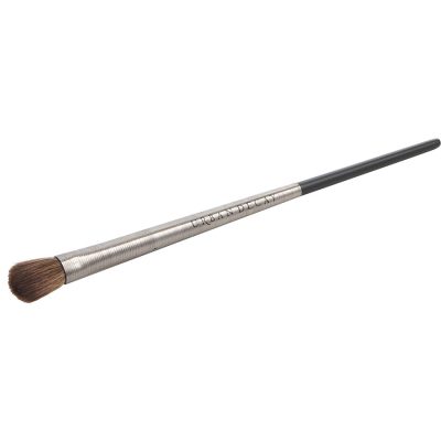 UD Pro Iconic Eyeshadow Brush (E205) --- - Urban Decay by URBAN DECAY